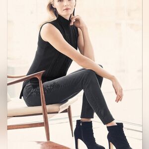 2/$50 White house Black market skinny jeans 00
